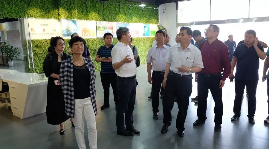 淄博工商联及驻沪办薛主任一行莅临移动智地参观考察