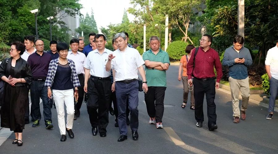 淄博工商联及驻沪办薛主任一行莅临移动智地参观考察