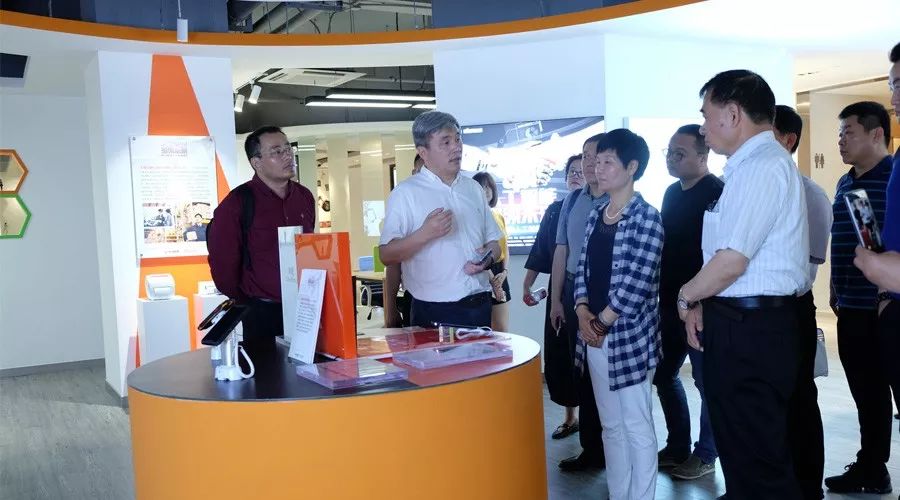 淄博工商联及驻沪办薛主任一行莅临移动智地参观考察