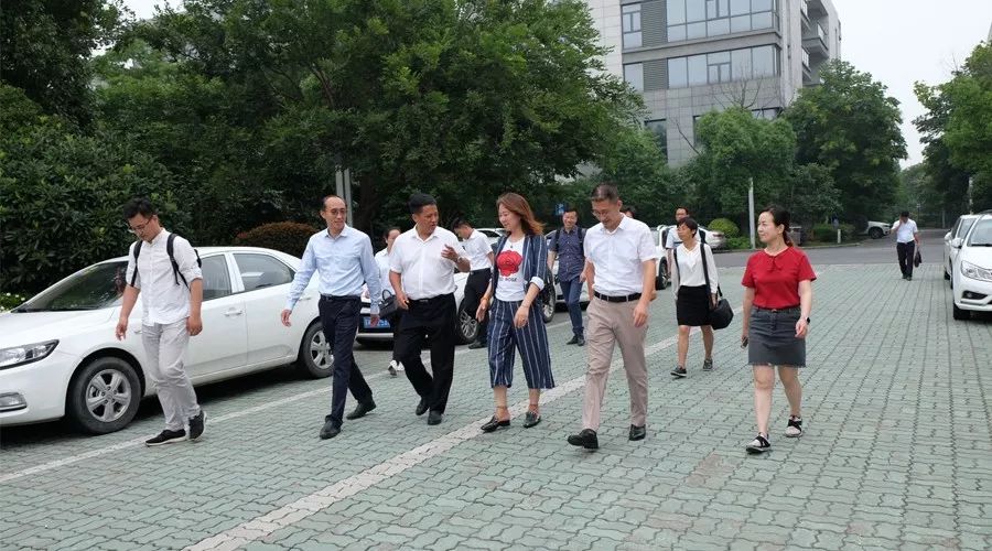 上海市山东商会与镇康县人民政府 招商引资项目对接洽谈会在移动智地召开
