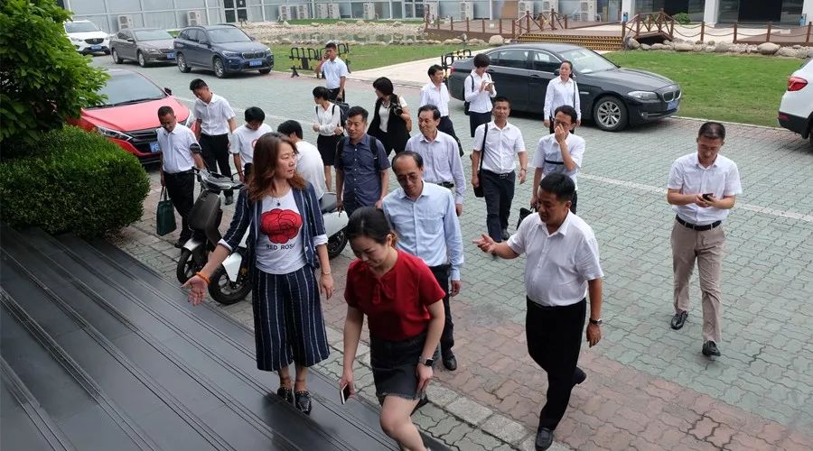 上海市山东商会与镇康县人民政府 招商引资项目对接洽谈会在移动智地召开