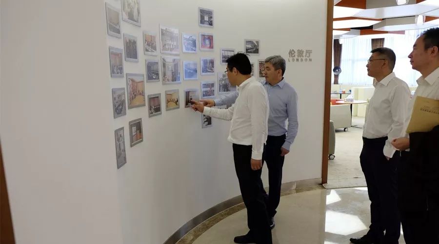 西安高新区钟书记一行莅临移动智地参观考察