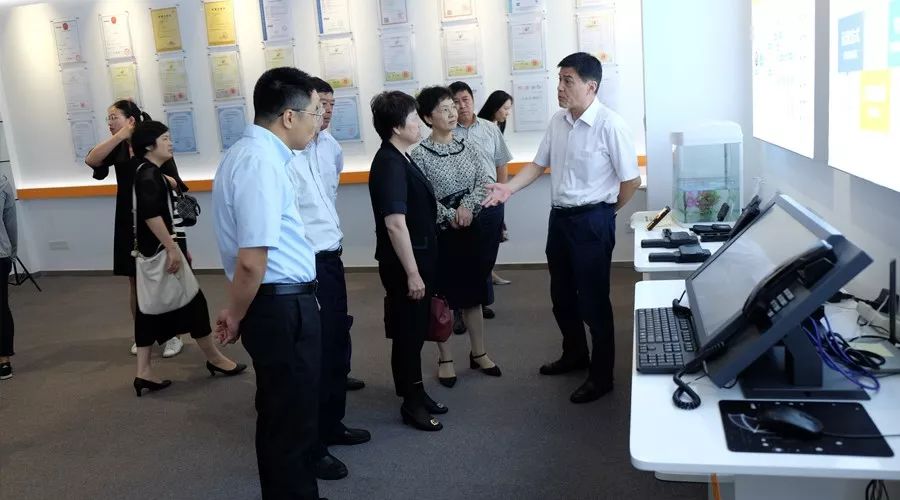 崇明人社局、青浦人社局领导莅临移动智地参观考察