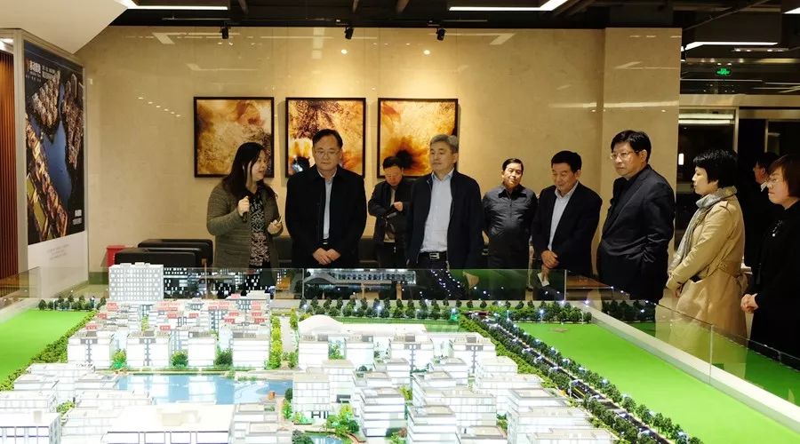 青岛市委常委、统战部部长王久军一行莅临移动智地参观考察